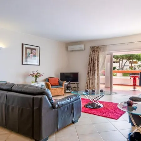 Sleeps 4 With Pool Air Con And Wifi Vale do Lobo