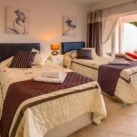 Apartment Sleeps 4 With Pool Air Con And Wifi Vale do Lobo